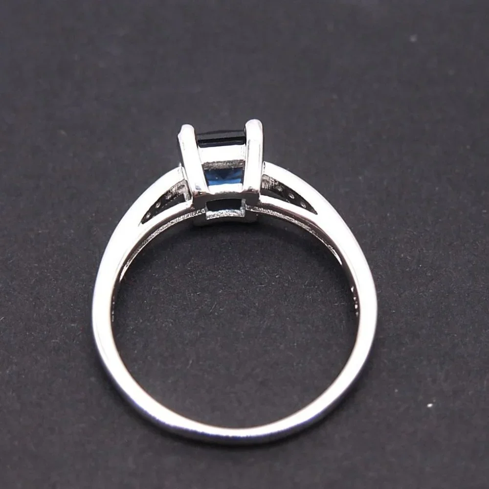 Brilliant Sapphire Blue Princess Cut 1.00ctw Bridal Ring .925 Sterling Silver